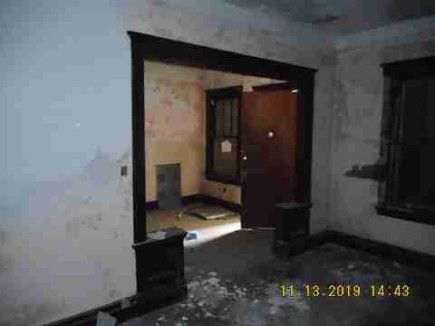 4380 Larchmont (10)_m.jpg